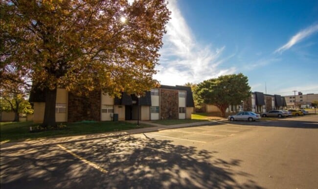 Building Photo - Bryant Grove Apartments