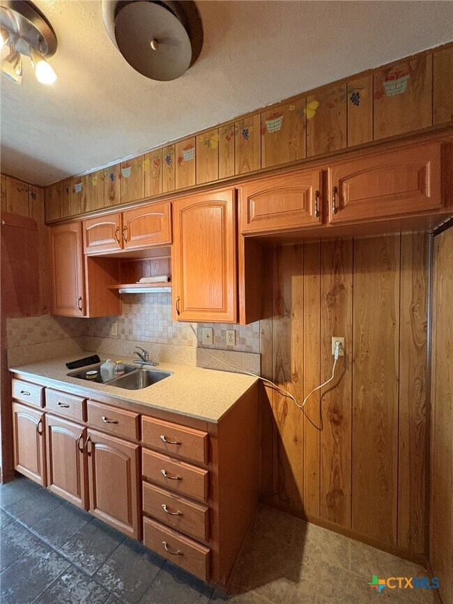 Foto del edificio - 1313 Elia St