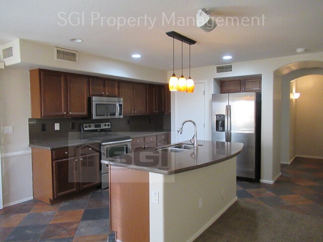 Building Photo - 25575 W Winslow Ave