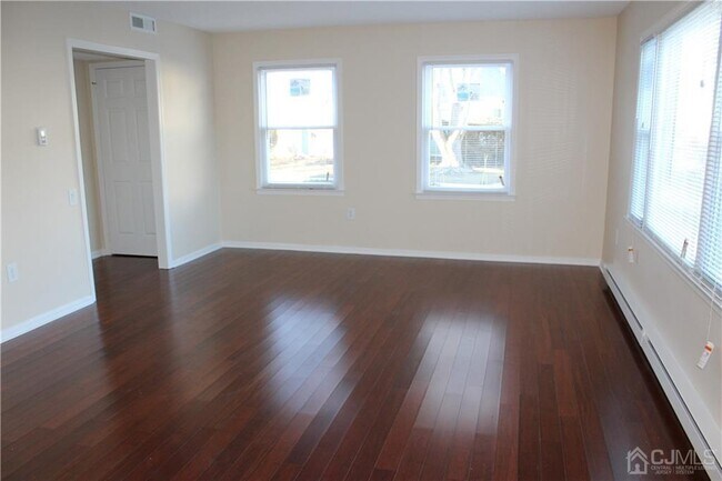 Building Photo - 309 Sharon Way