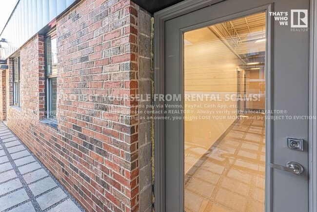 Photo - 85 W 15th St House