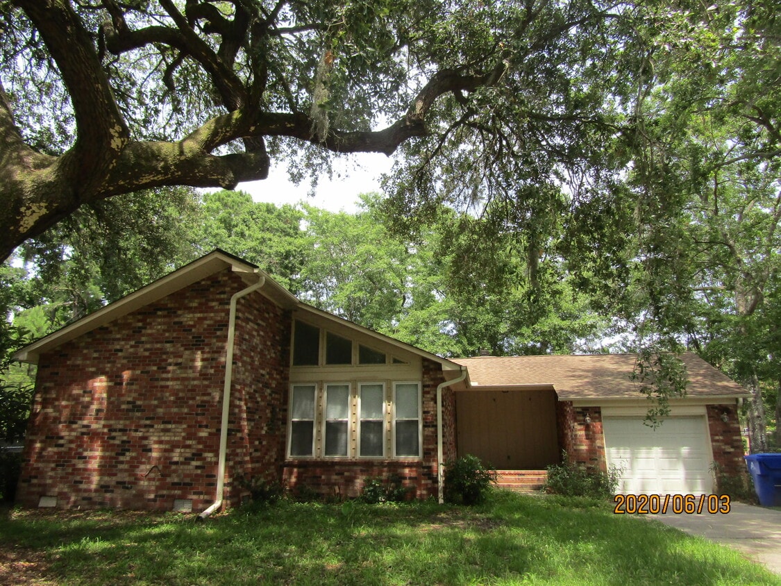 Primary Photo - 1056 Yorktown Dr