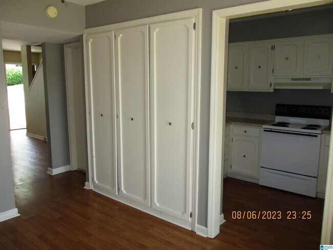 Foto del edificio - 2715 Southbury Cir