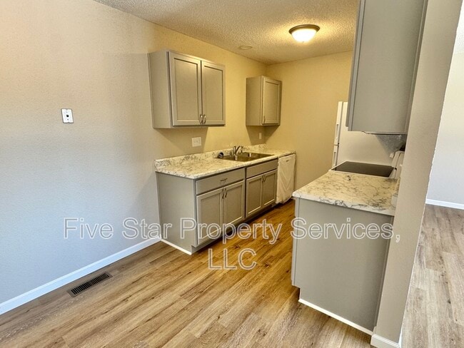 Building Photo - 151 S Durkin Dr