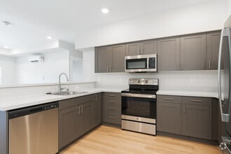1BR, 1BA - 840SF - Redband Apartments