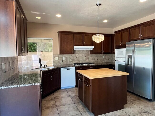 Foto del edificio - 40180 Eastwood Ln