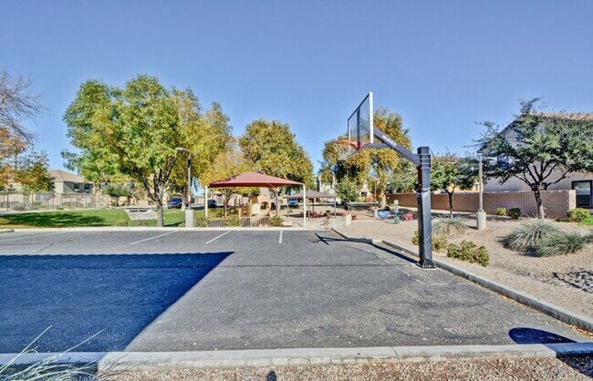 Foto del edificio - Wonderful gated community townhome near I-10