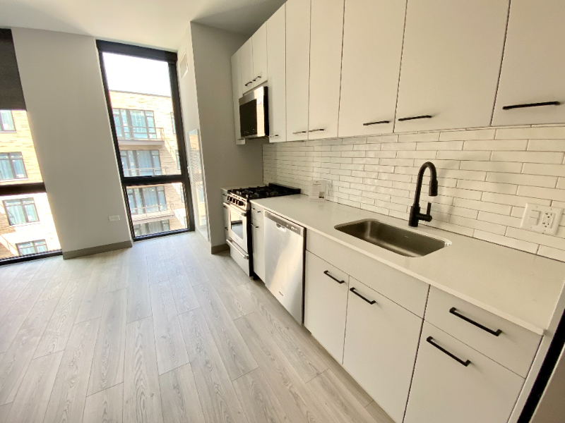 Foto principal - 2176 N Elston Ave