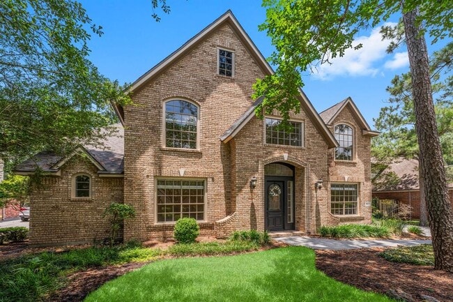 Building Photo - 6 Woodmere Pl