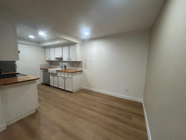 Foto del edificio - Beautiful 2 Bedroom, 2 Bathroom Condo in N...