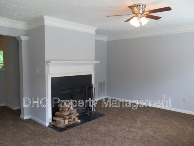 Foto del edificio - 6510 Charter Way