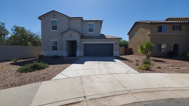 Foto del edificio - 4bedroom 3bath 2 Story Home with ***19 solar panels for low electric bill***