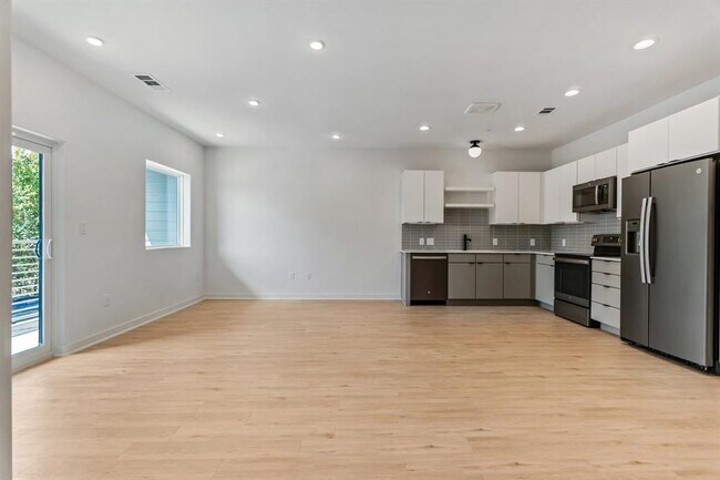 Foto del edificio - 100 Mockingbird Ln W