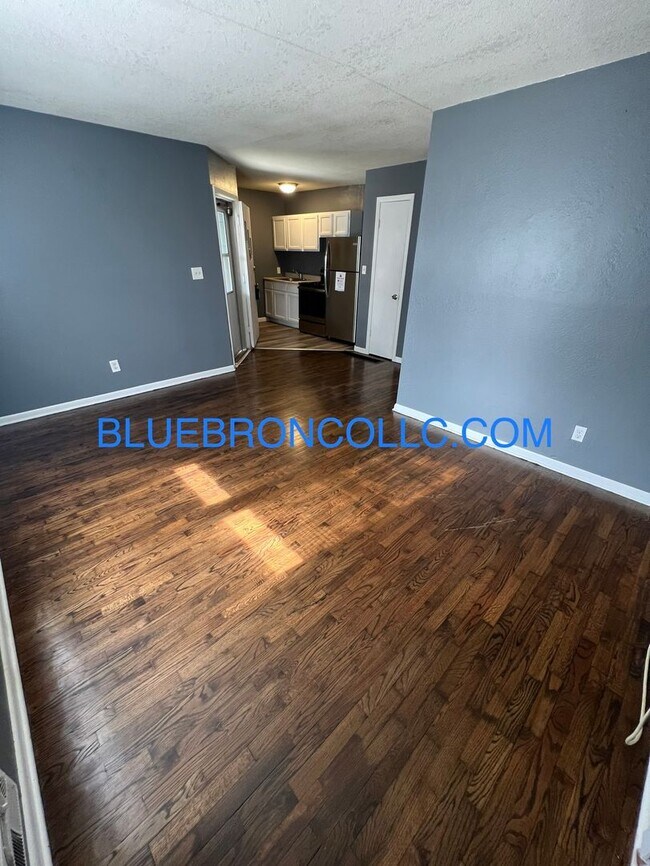 1719 S Overton Ave Unit 1719 1/2, Independence, MO 64052 Room for