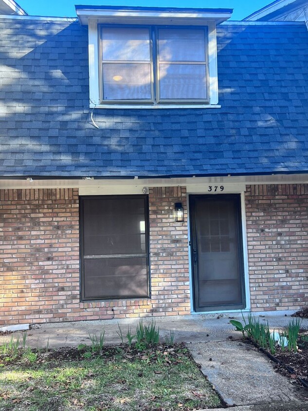 Primary Photo - Introducing a 2-bedroom, 1.5-bathroom cond...