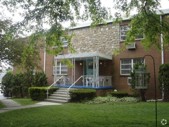 Building Photo - Walnut Hill Apartments