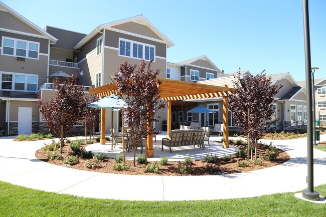 Foto del edificio - Sequoia Grove Retirement Living