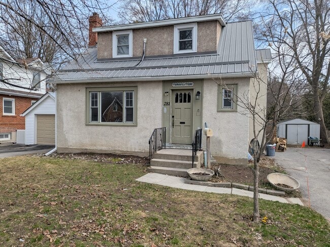 Building Photo - 281 Dufferin Ave