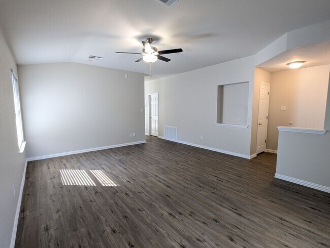 Foto del edificio - Great Location in Block House Creek / Lean...