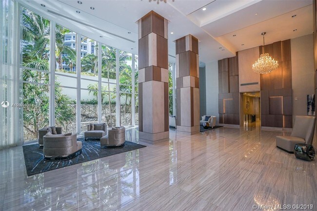 Foto del edificio - 21200 Point Pl