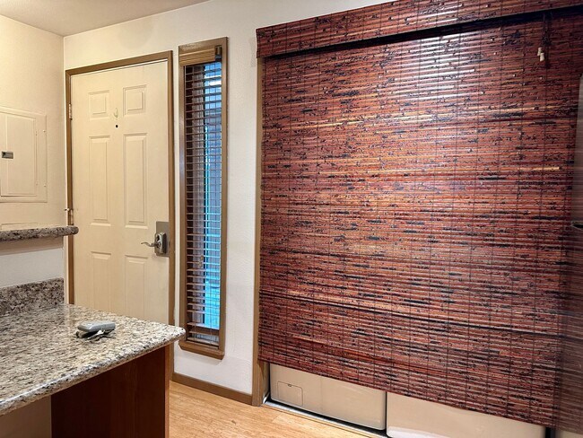 Foto del edificio - 2 bed/2 bath on Greenlake. Pet Friendly! S...