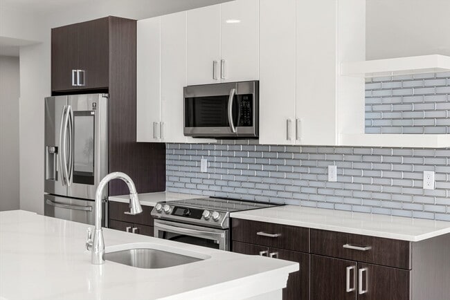 Building Photo - 10 Taber St