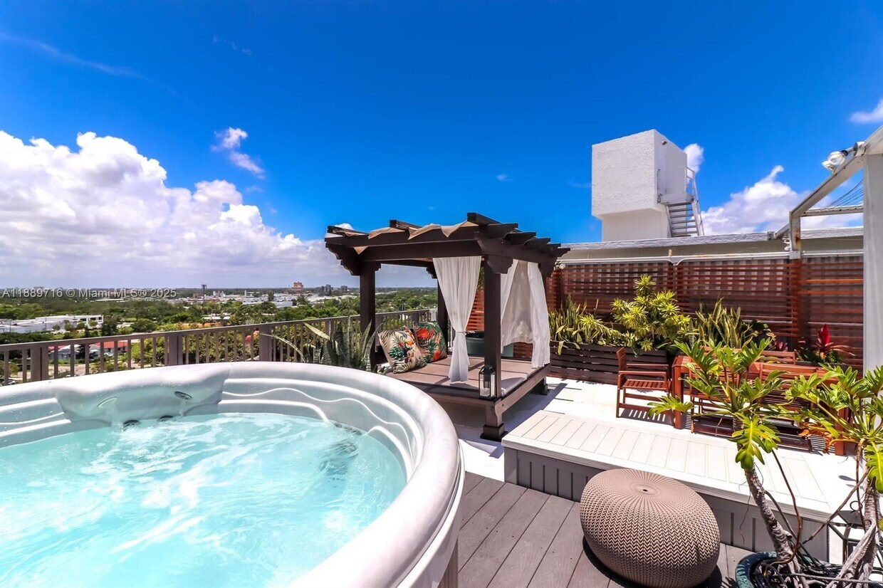 Foto principal - 5781 Biscayne Blvd