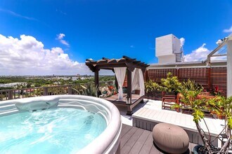 Building Photo - 5781 Biscayne Blvd