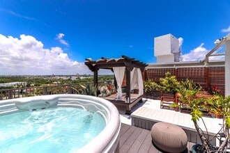 Building Photo - 5781 Biscayne Blvd