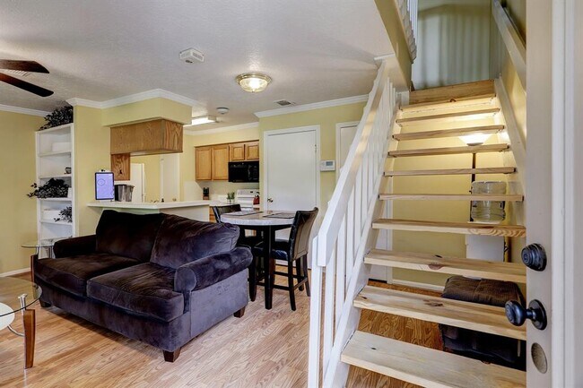 Building Photo - 12755 Mill Ridge Dr