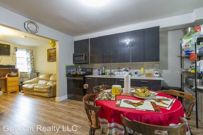 Foto del edificio - 5 br, 1.5 bath Apartment - 4029 Maywood st