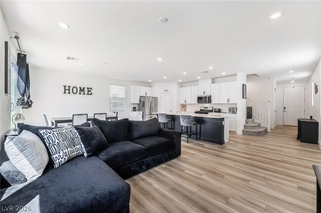 Foto del edificio - 670 Tranquil Bay Ct