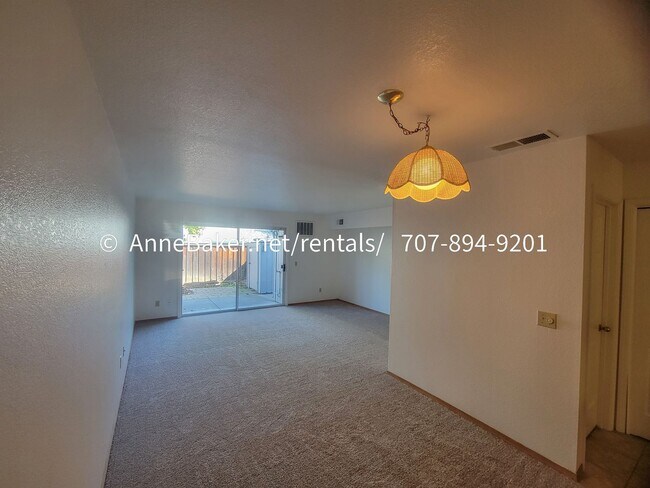 Foto del edificio - Cloverdale Meadow Condo Available Now