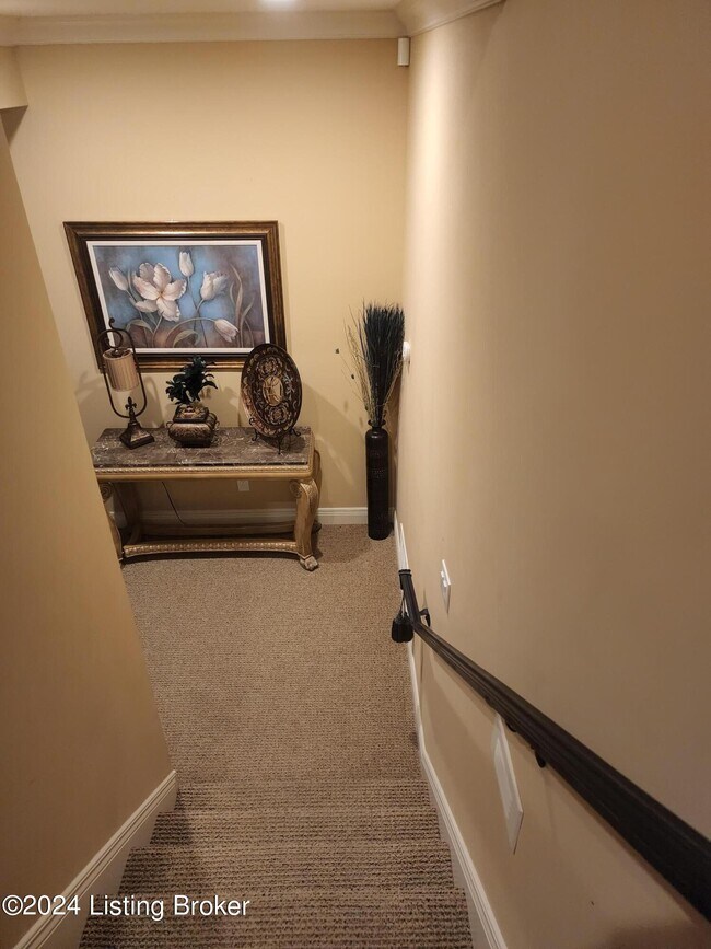 Building Photo - 9500 Hayden Creek Ct