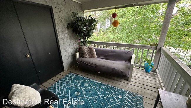 Building Photo - 2 br, 1 bath House - 3735 Donovan Drive B