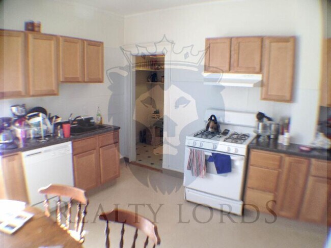 Building Photo - 740 Washington St