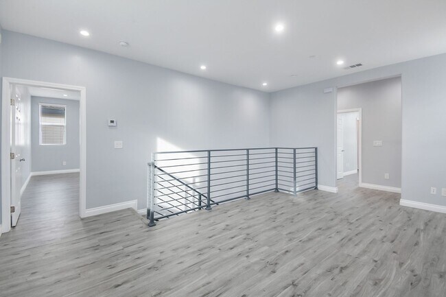 Foto del edificio - 513 S Oak St