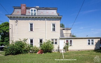 Building Photo - 834 Warren St