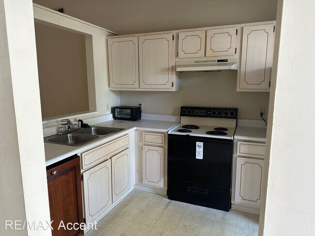 Foto del edificio - 2 br, 2 bath House - 910 Brett Dr. #56