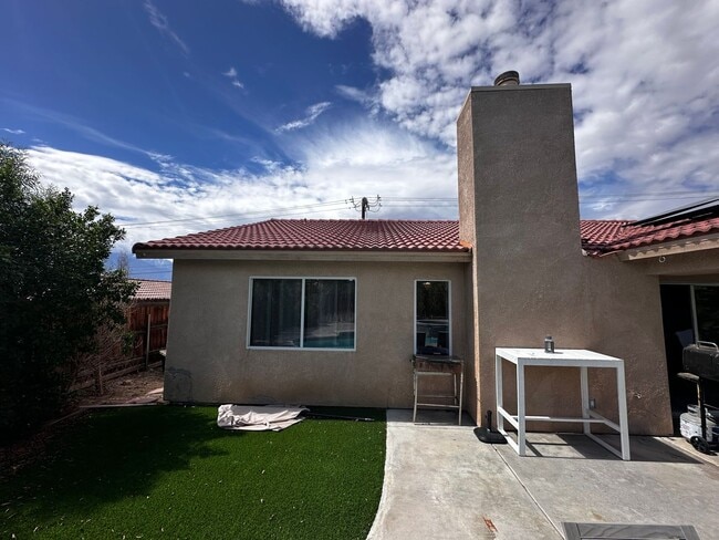 Foto del edificio - 12800 Miracle Hill Rd