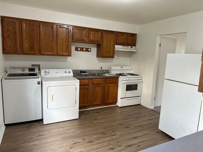 Building Photo - 24417 Lauren Ave
