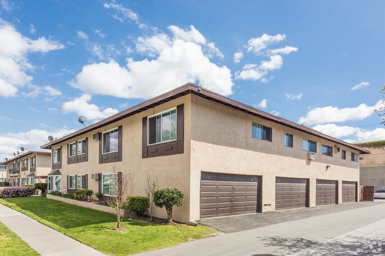 Primary Photo - Canfield Lane Apartments