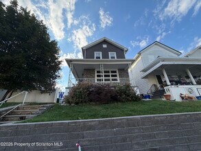 Building Photo - 513 N Garfield Ave