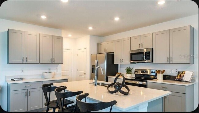 Foto del edificio - 361 Wayland Dr