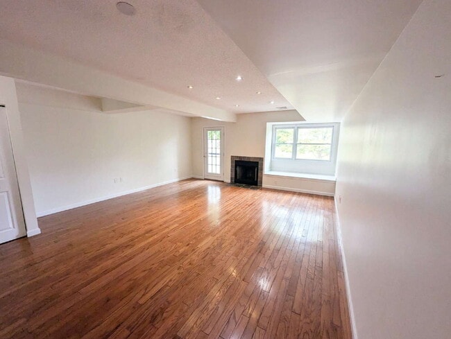 Building Photo - 10 Merganser Way