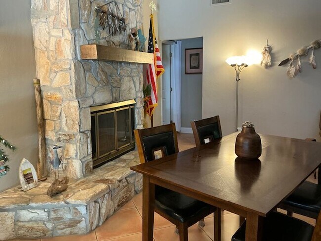 Foto del edificio - Seasonal Rental Home in Flamingo Estates