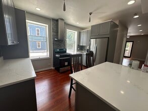 Building Photo - 2216 W Belmont Ave