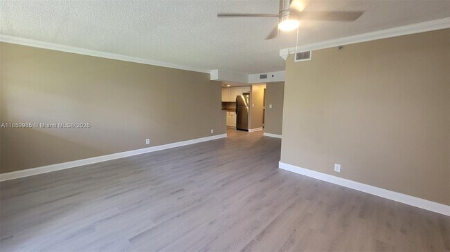 Foto del edificio - 3300 W Rolling Hills Cir