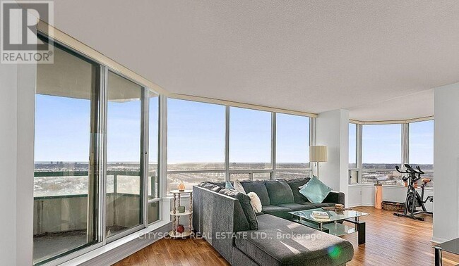 Building Photo - 550-1550 Webb Dr