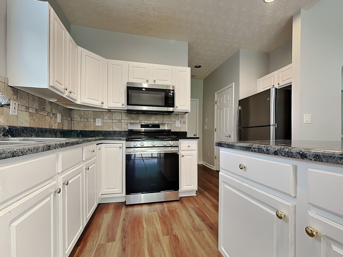 Primary Photo - 4120 Medlock Pk Dr